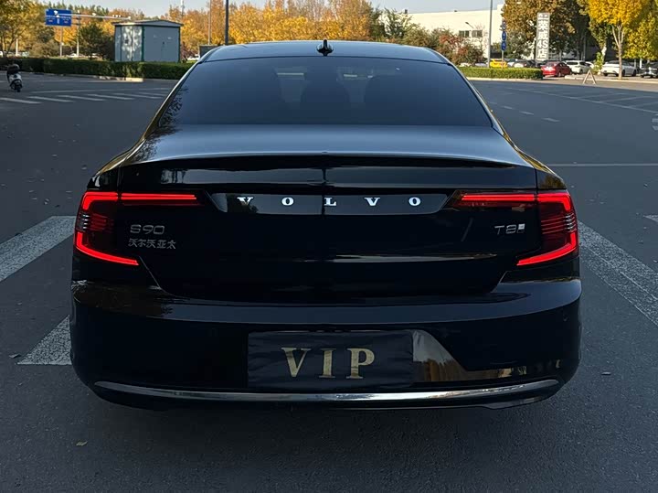 2025 Volvo S90 Hybrid