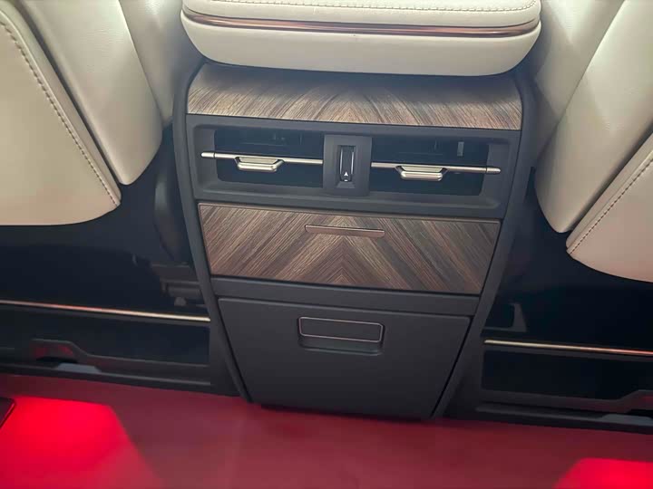 Lexus LM 2023 2023款 500h 六座尊崇版