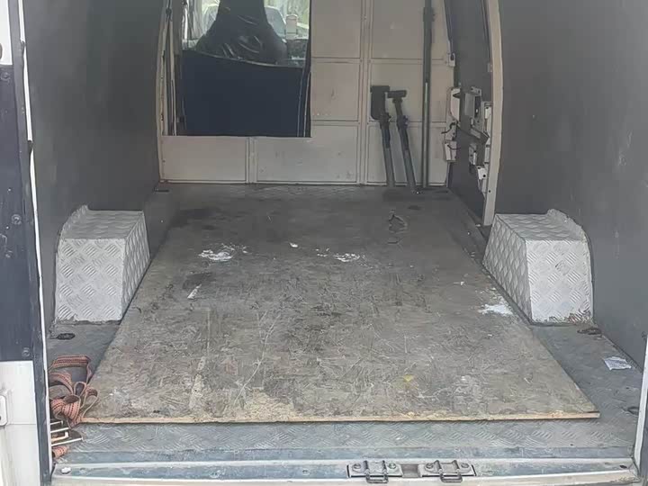 Foton Smart Smurf E7 2024 2024款 纯电动厢式运输车 平顶2座 宁德时代49.45kWh