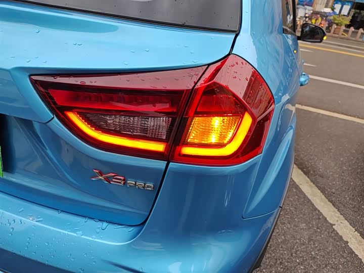 Geely Vision X3 2021 2021款 PRO 1.5L CVT尊贵型