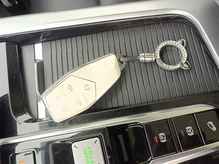 MG Motor One 2022 2022款 α-数智运动系列 1.5T 初创版