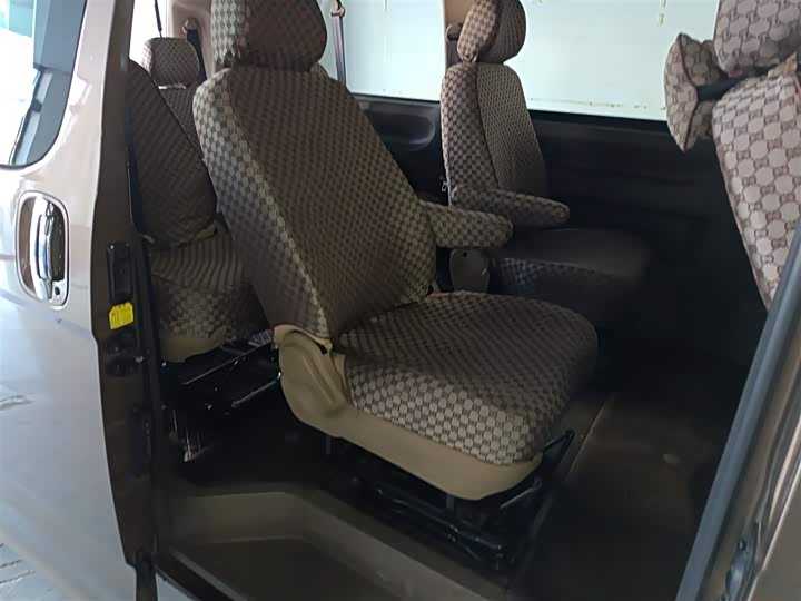 Foton G5 2023 2023款 2.0L汽油商运版客车7/9座1TZS