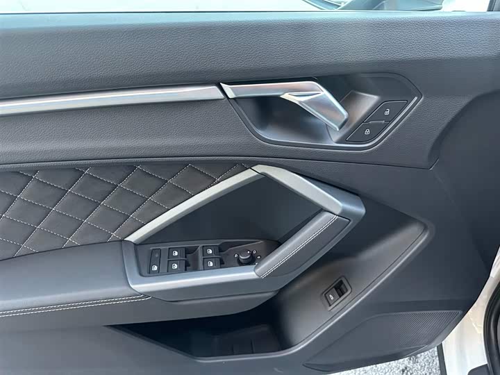 Audi Q3 2024 2024款 35 TFSI 时尚动感型