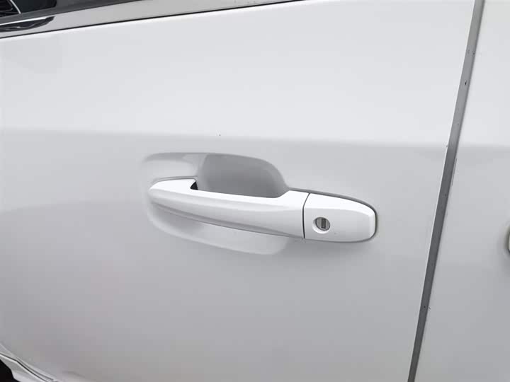 Maxus G20 2023 2023款 改款 ES 2.0T 汽油自动超值版