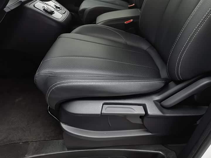 Maxus G20 2023 2023款 改款 ES 2.0T 汽油自动超值版