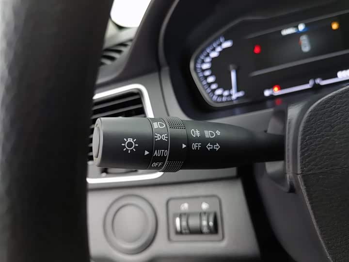 Maxus G20 2023 2023款 改款 ES 2.0T 汽油自动超值版