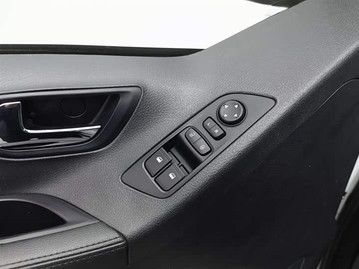 Maxus G20 2023 2023款 改款 ES 2.0T 汽油自动超值版