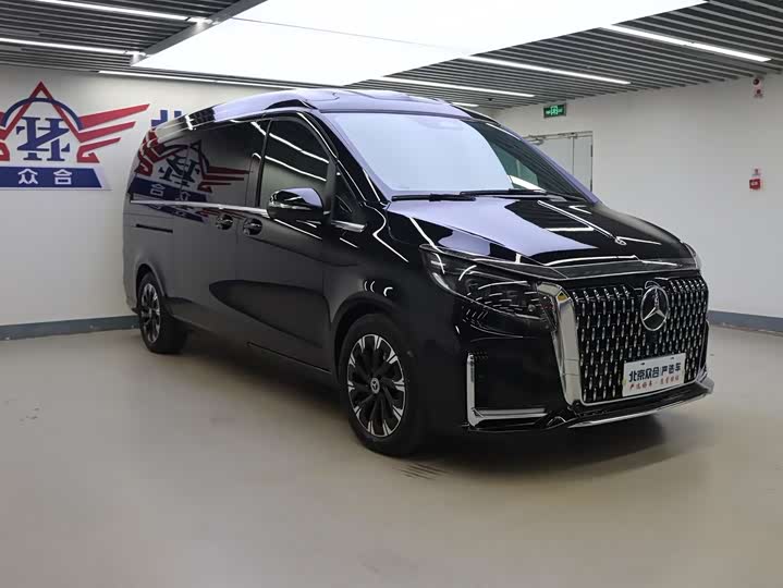 Mercedes-Benz V-Class 2024 2024款 V 300 L 长轴距尊贵版