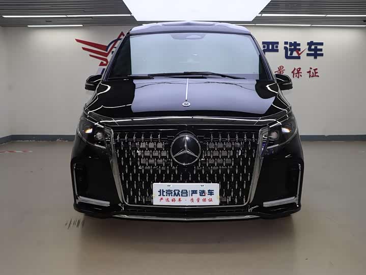 Mercedes-Benz V-Class 2024 2024款 V 300 L 长轴距尊贵版