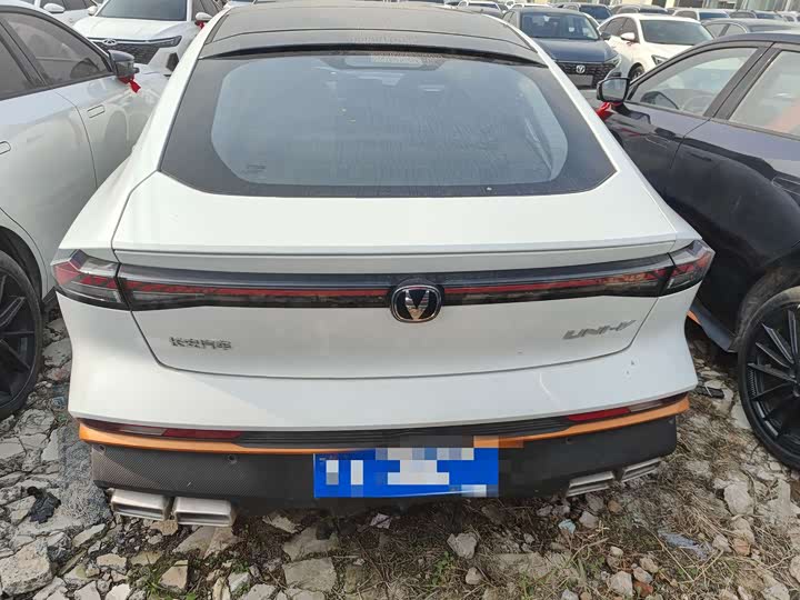 Changan UNI-V 2024 2024款 1.5T 尊贵运动型