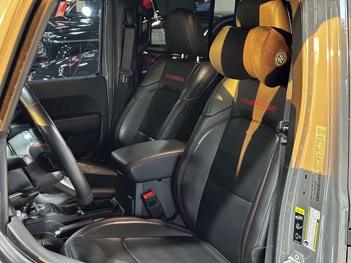 Jeep Wrangler 2022 2022款 2.0T 高地丛林绿限量版