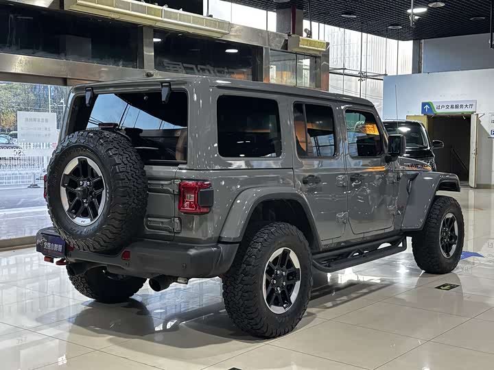 Jeep Wrangler 2022 2022款 2.0T 高地丛林绿限量版
