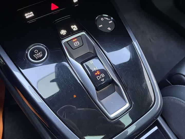 Audi Q4 e-tron 2024 2024款 50 e-tron quattro 创境曜夜版