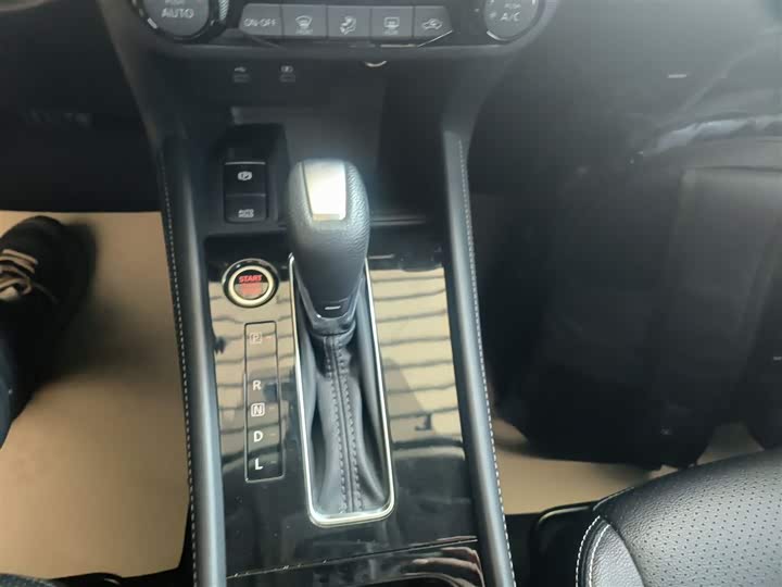 Nissan Kicks 2023 2023款 劲情版 1.5L 淋漓「劲」致 豪华版