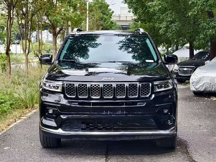 Jeep Grand Commander 2022 2022款 2.0T 四驱豪华版