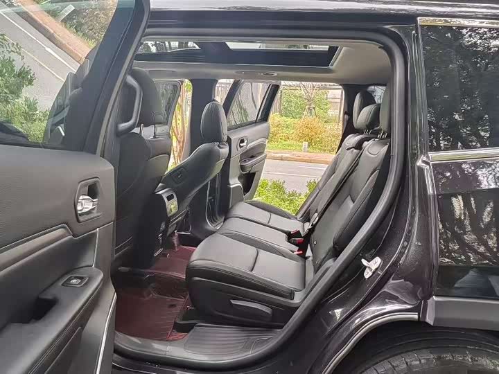 Jeep Grand Commander 2022 2022款 2.0T 四驱豪华版