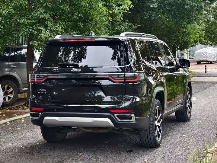 Jeep Grand Commander 2022 2022款 2.0T 四驱豪华版