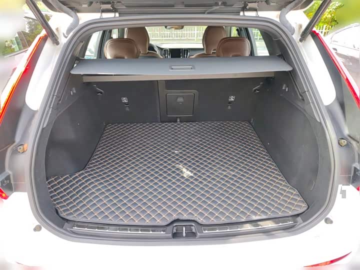 Volvo XC60 2025 2025款 B5 四驱智远豪华版