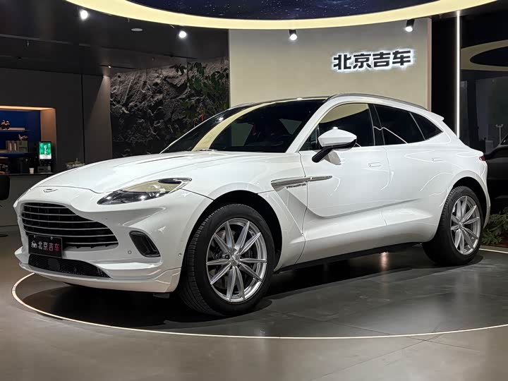 2023 Aston Martin DBX