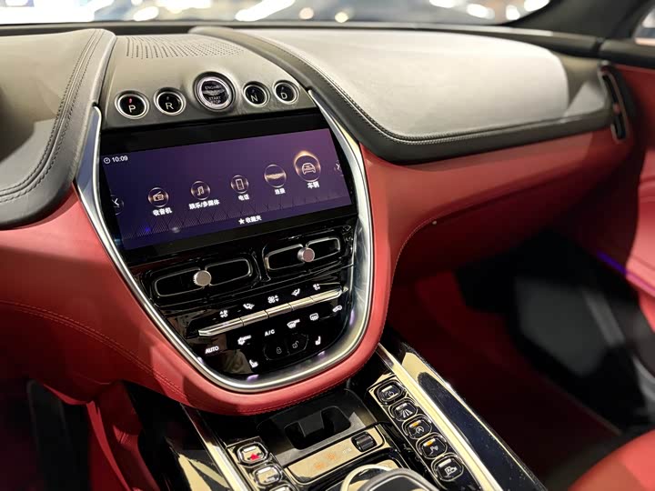 Aston Martin DBX 2023 2023款 3.0T STRAIGHT-SIX