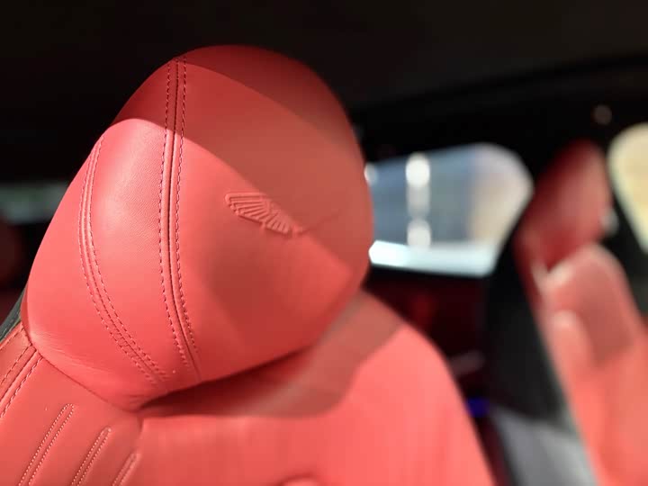 Aston Martin DBX 2023 2023款 3.0T STRAIGHT-SIX