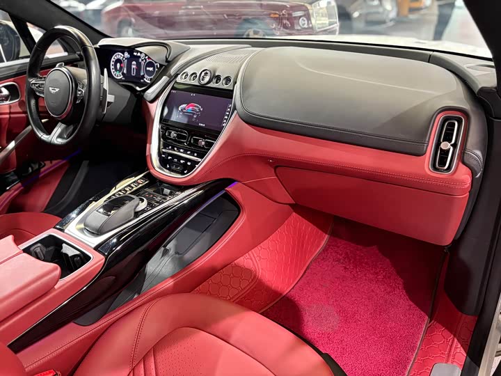 Aston Martin DBX 2023 2023款 3.0T STRAIGHT-SIX