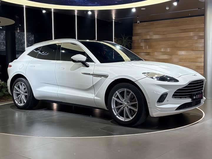 2023 Aston Martin DBX