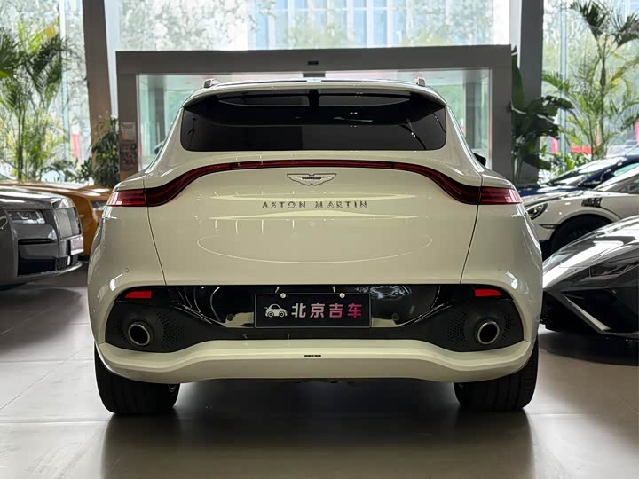 2023 Aston Martin DBX