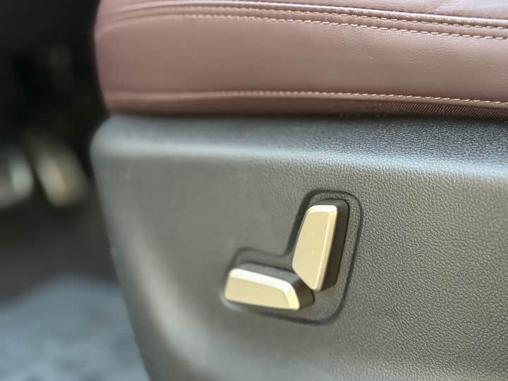 Jetour X90 Plus 2023 2023款 1.6TD DCT平层 5座