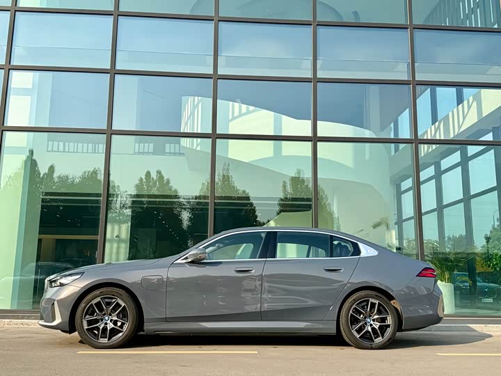 BMW i5 2024 2024款 eDrive 35L 尊享型 豪华套装