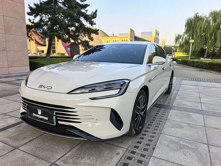 2025 BYD Seal 07 DM-i Hybrid