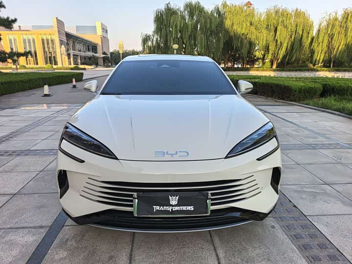 2025 BYD Seal 07 DM-i Hybrid