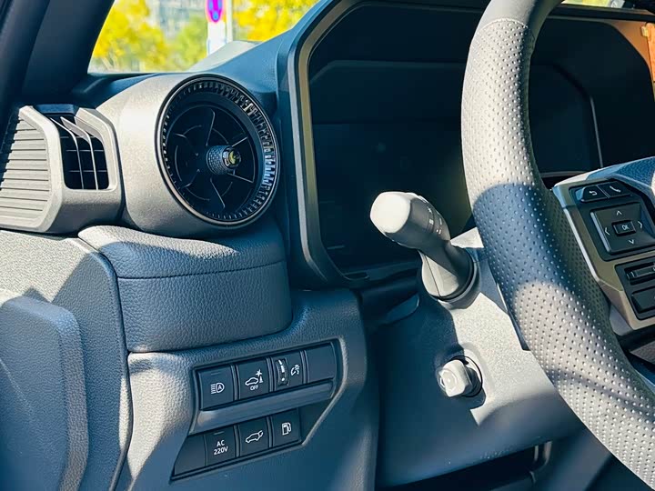 Toyota Prado 2024 2024款 2.4T 悍野WX版 6座