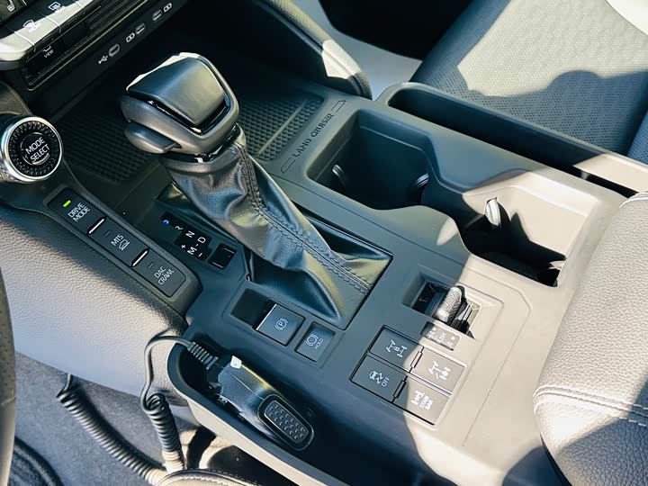 Toyota Prado 2024 2024款 2.4T 悍野WX版 6座