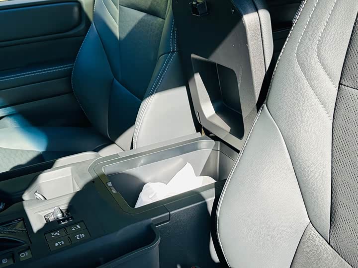 Toyota Prado 2024 2024款 2.4T 悍野WX版 6座