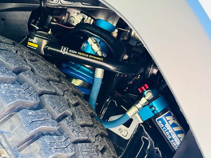 Toyota Prado 2024 2024款 2.4T 悍野WX版 6座