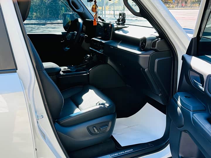 Toyota Prado 2024 2024款 2.4T 悍野WX版 6座