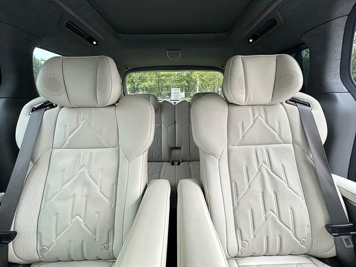 Zeekr 009 2024 2024款 六座行政版四驱 108kWh