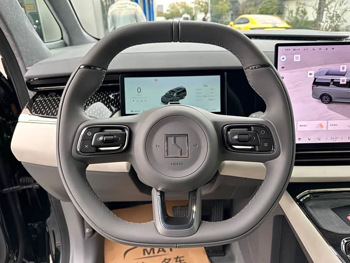 Zeekr 009 2024 2024款 六座行政版四驱 108kWh