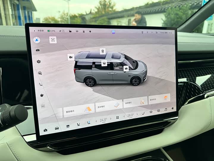 Zeekr 009 2024 2024款 六座行政版四驱 108kWh