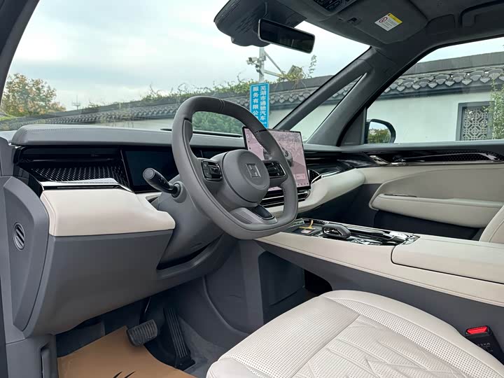 Zeekr 009 2024 2024款 六座行政版四驱 108kWh