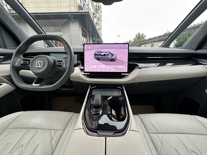 Zeekr 009 2024 2024款 六座行政版四驱 108kWh