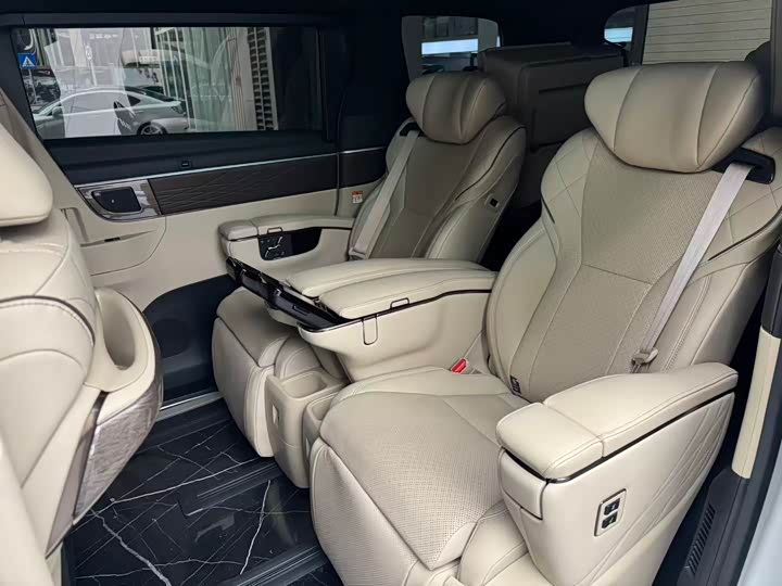 Toyota Alphard 2024 2024款 双擎 2.5L 臻享版