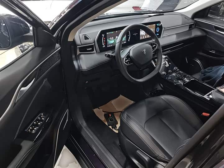 Hozon U 2023 2023款 哪吒U-Ⅱ 400 U秀版 三元锂