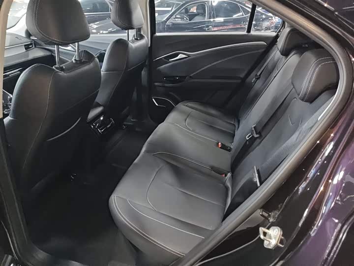 Hozon U 2023 2023款 哪吒U-Ⅱ 400 U秀版 三元锂