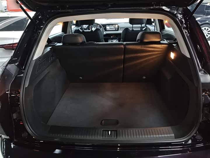 Hozon U 2023 2023款 哪吒U-Ⅱ 400 U秀版 三元锂