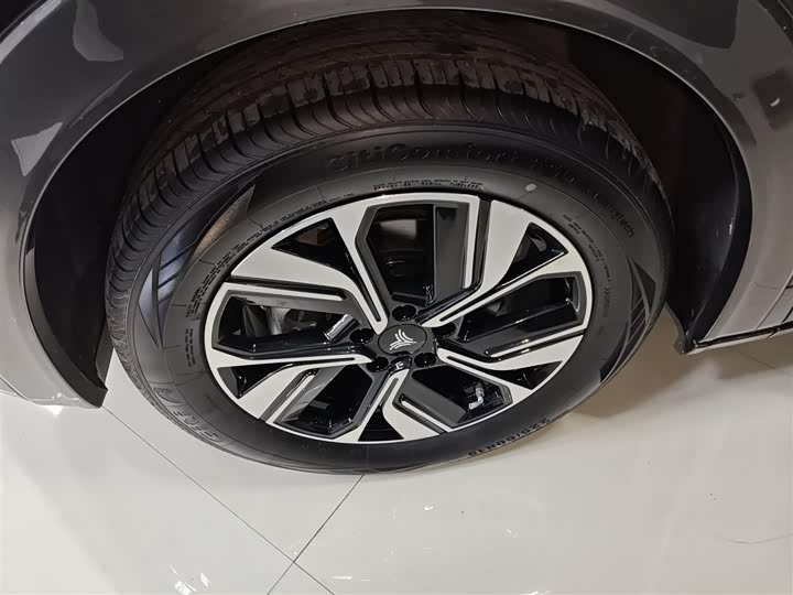 Hozon U 2023 2023款 哪吒U-Ⅱ 400 U秀版 三元锂