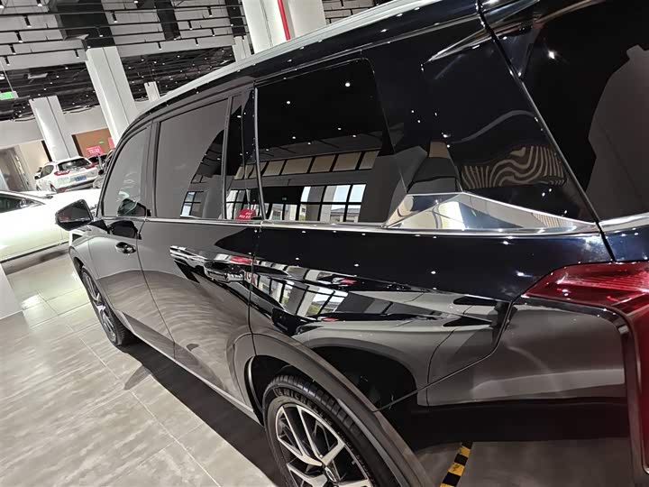 GAC Trumpchi GS8 2025 2025款 领航系列 2.0TGDI 两驱豪华版 5座