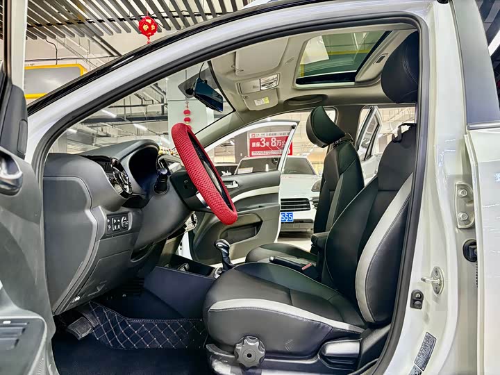 Kia KX1 2021 2021款 1.4L CVT趣享天窗款