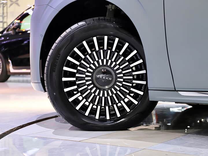 Zeekr 009 2024 2024款 六座行政版四驱 108kWh